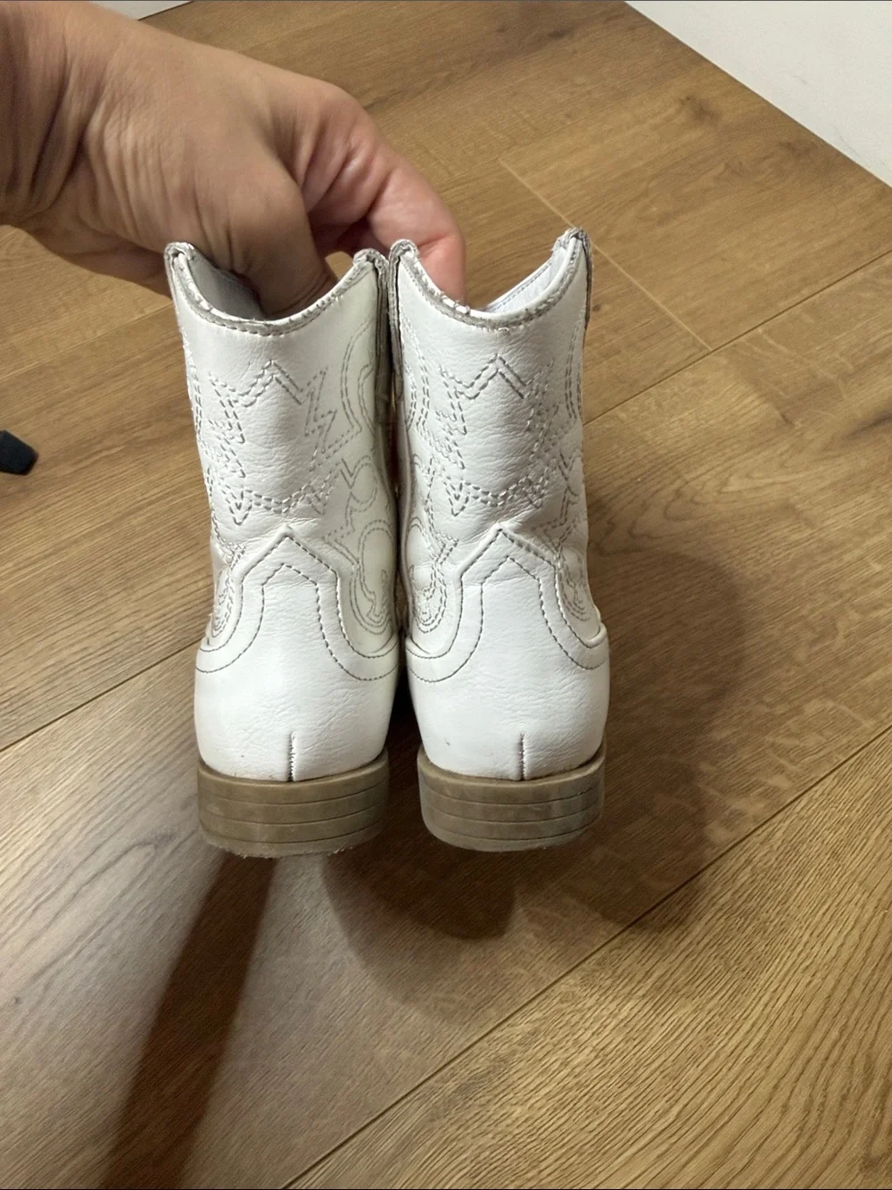 wonder nation White Kids Western Cowboy Boots with Stitch Detail